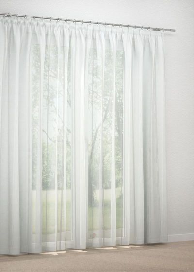 Gardinenstore in Beige