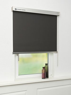 Verdunkelungsrollo Modena Dark 81.02 Fensteransicht